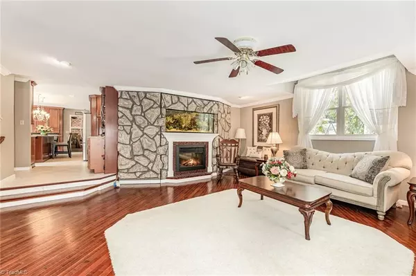 High Point, NC 27265,4407 Oak Hollow DR