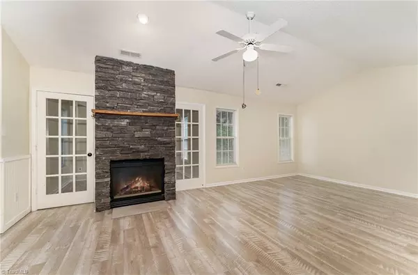 5520 Regents Village DR, Winston-salem, NC 27103