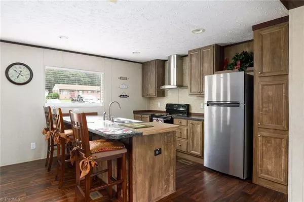 Lexington, NC 27295,207 West AVE