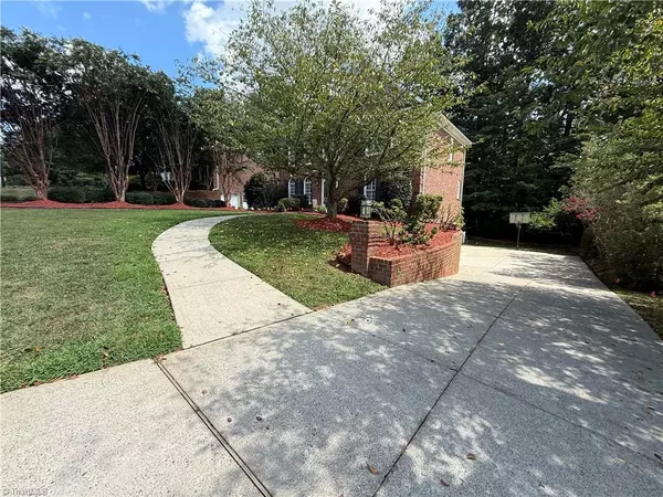 Winston-salem, NC 27106,3712 Burbank LN