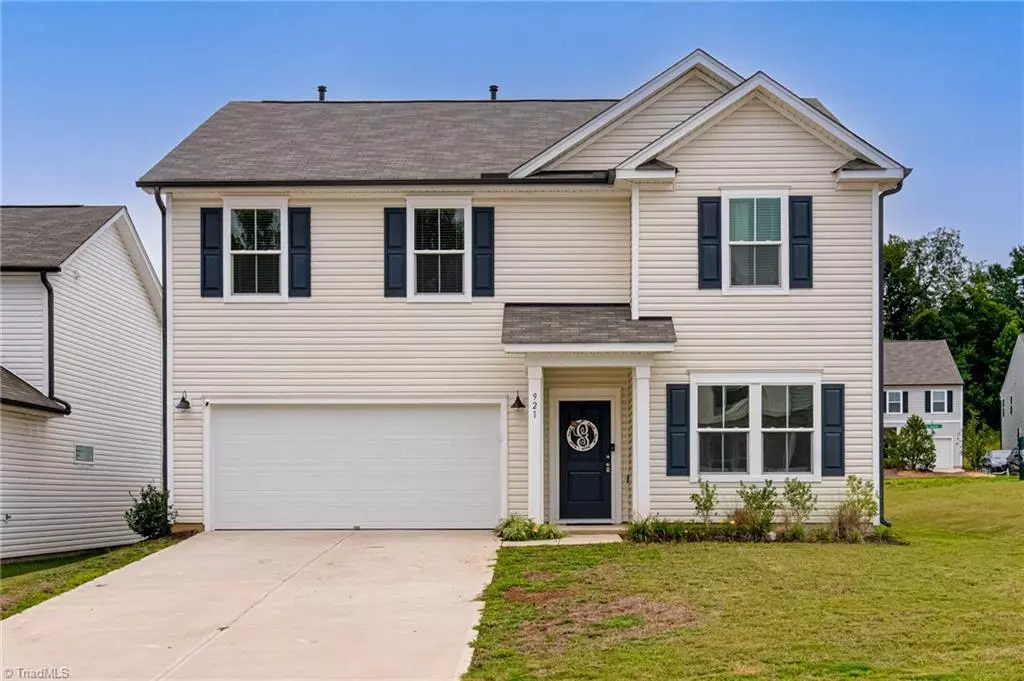 High Point, NC 27265,921 Bloomington WAY