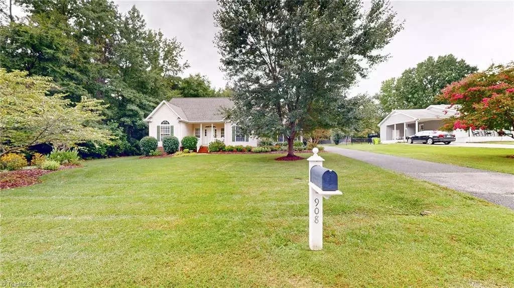 Lexington, NC 27292,908 Stratford RD