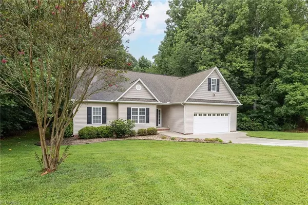245 Shallowbrook DR, Advance, NC 27006