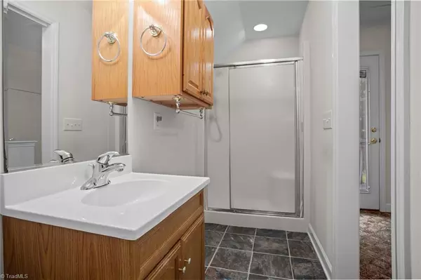 Winston-salem, NC 27127,525 David Smith RD