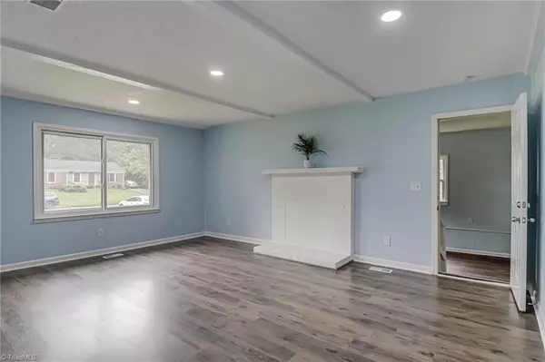 Greensboro, NC 27406,417 Woodlake DR