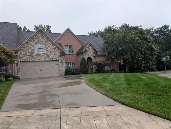4134 Coachman's CT, High Point, NC 27265