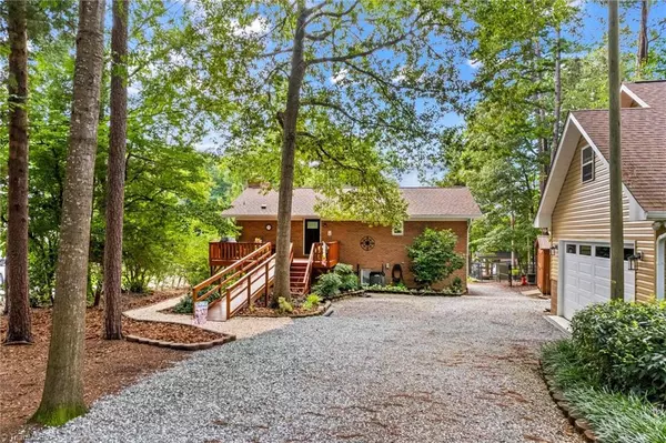 Salisbury, NC 28146,260 Knollwood DR