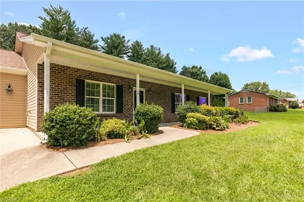 Kernersville, NC 27284,738 Korner Rock RD