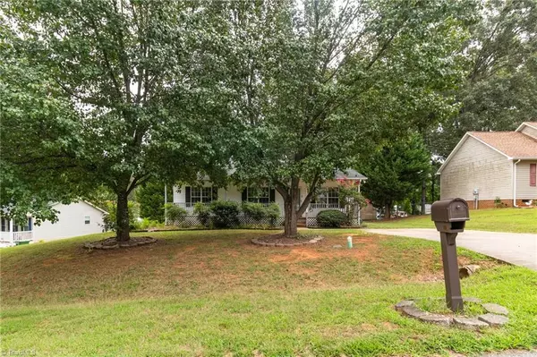 Thomasville, NC 27360,113 Falling Creek DR