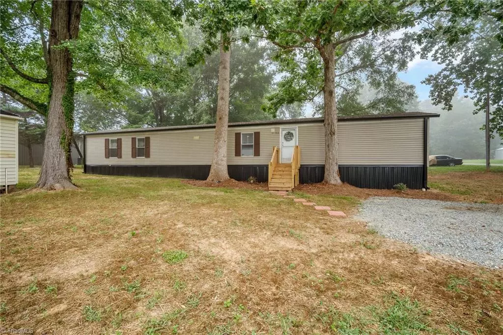 Lexington, NC 27292,152 Sherwood DR