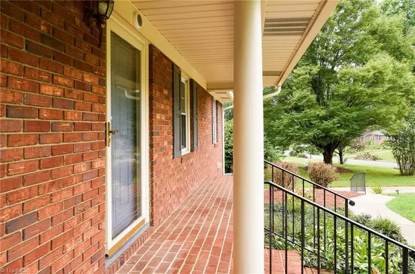 Winston-salem, NC 27103,2507 Amesbury RD