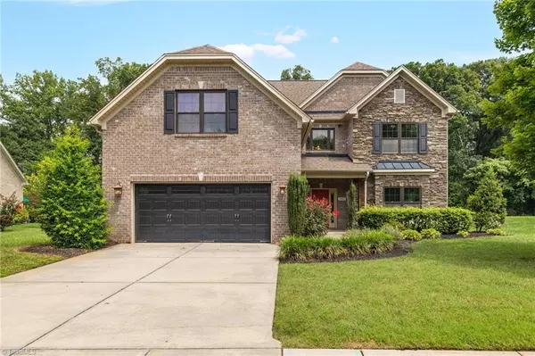 1062 Old Stone LN, Kernersville, NC 27284