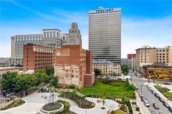 Winston-salem, NC 27101,1 Park Vista LN #620