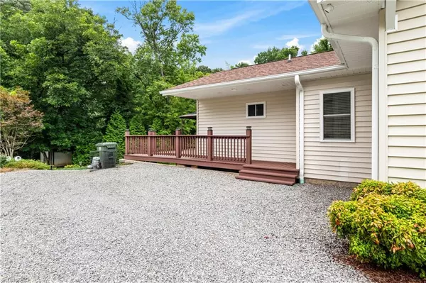 Elkin, NC 28621,723 Elk Spur ST