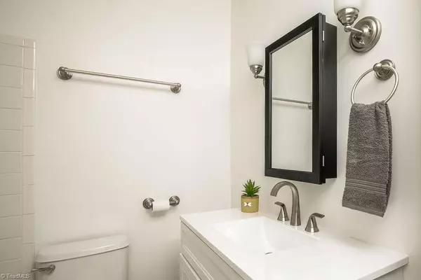 Jamestown, NC 27282,3310 Colony DR
