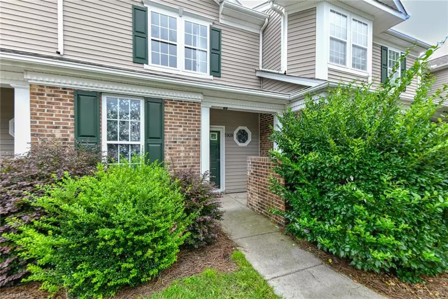 5909 Hollow Wood CT, Winston-salem, NC 27104
