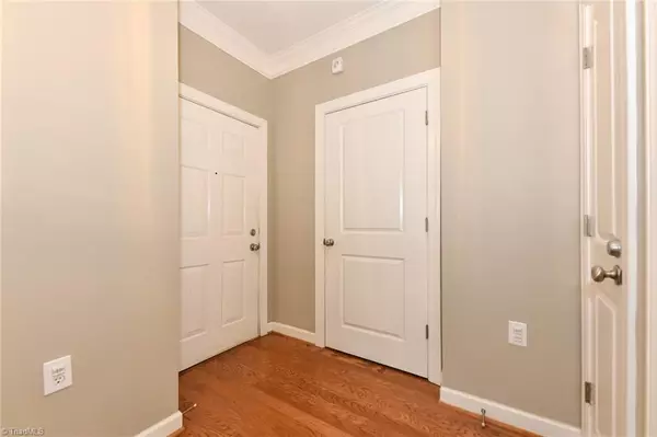 Greensboro, NC 27408,110 Sunset CIR #102