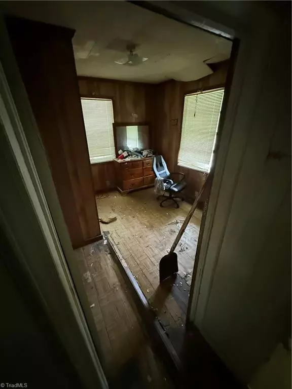 Reidsville, NC 27320,827 Moore ST