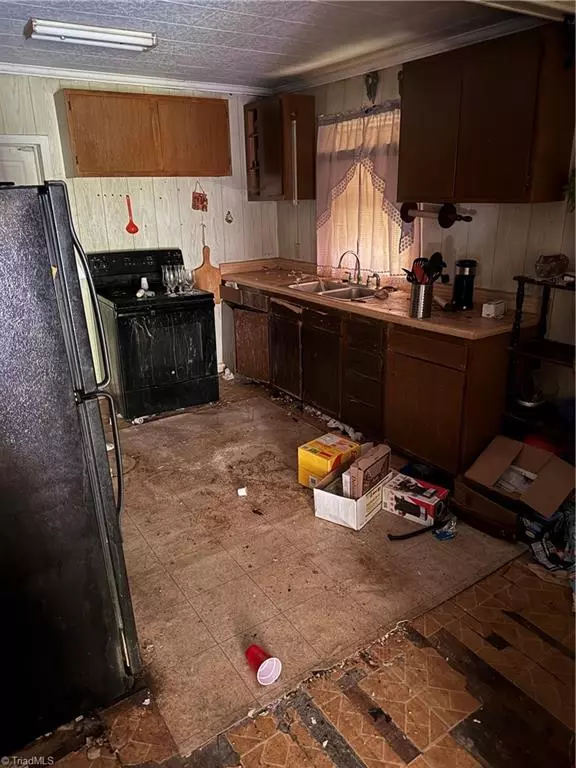 Reidsville, NC 27320,827 Moore ST