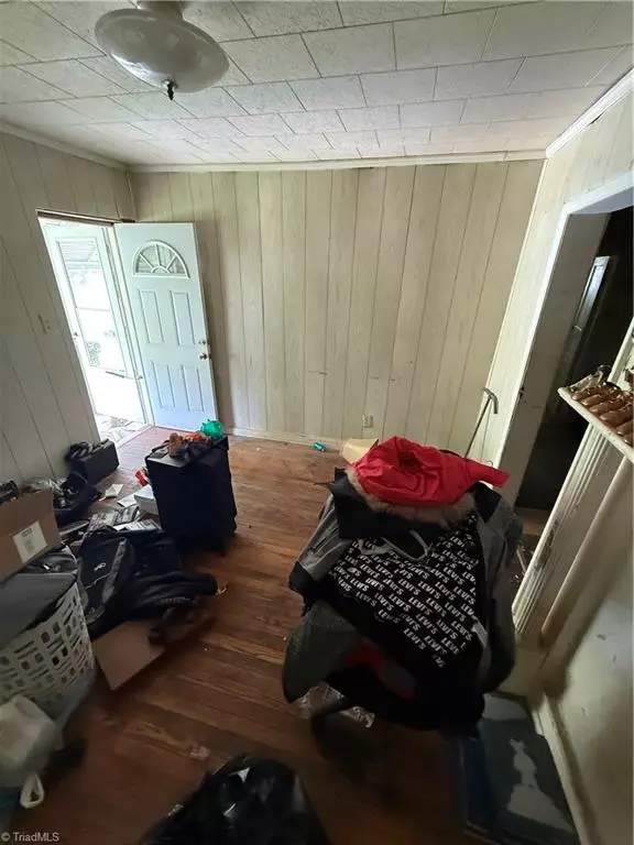 Reidsville, NC 27320,827 Moore ST