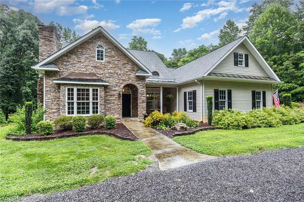 Mocksville, NC 27028,206 Deacon WAY