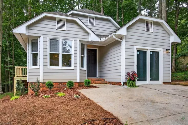 8 Brookshire CT, Greensboro, NC 27455