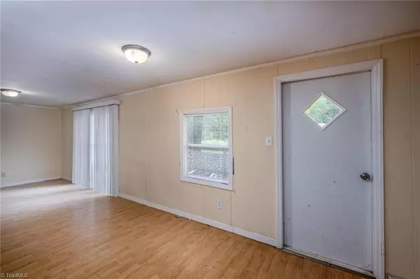 High Point, NC 27263,5136 Clifton DR