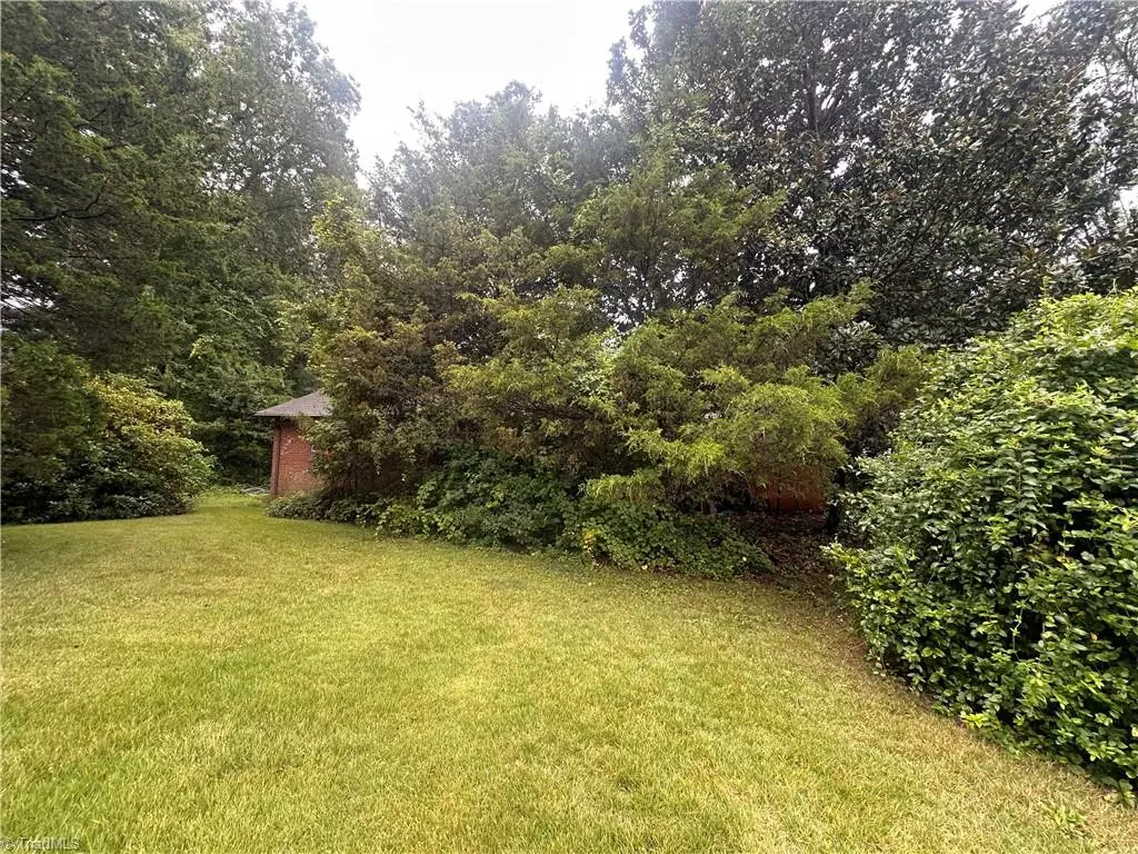 Greensboro, NC 27407,5205 Grandover Pkwy