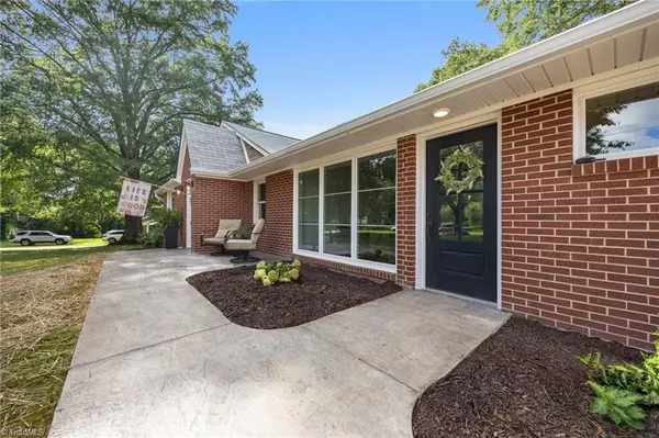 Kernersville, NC 27284,2249 Pisgah Church RD