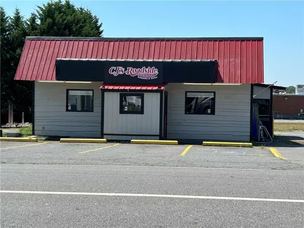 566 Main ST, Yadkinville, NC 27055