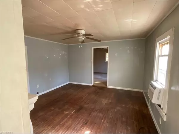 Mebane, NC 27302,421 E Webb ST