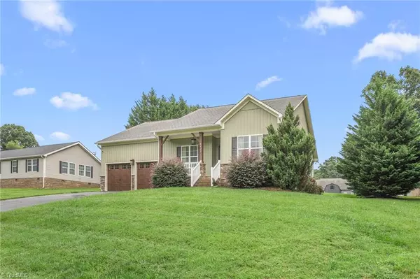 Rural Hall, NC 27045,8423 Coachman LN