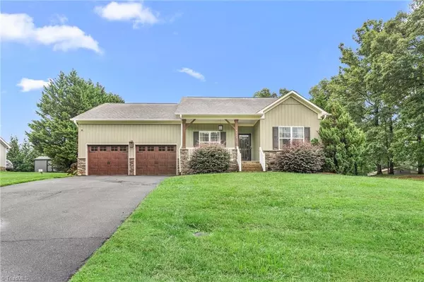 Rural Hall, NC 27045,8423 Coachman LN