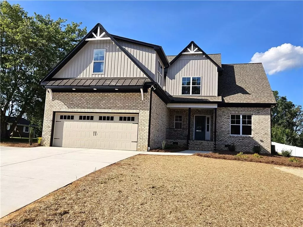 King, NC 27021,109 Glen Brooke LN