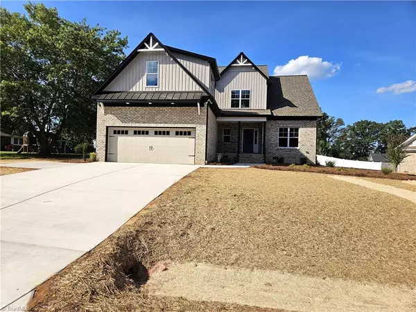 109 Glen Brooke LN, King, NC 27021