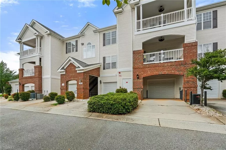 319 College RD #301, Greensboro, NC 27410