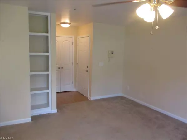 Winston-salem, NC 27127,1625 Cherry Blossom LN #103