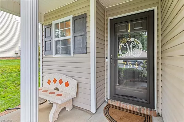 Kernersville, NC 27284,754 Peachtree Meadows CIR