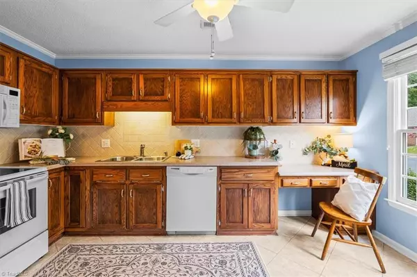 Asheboro, NC 27203,828-A Windermere CT