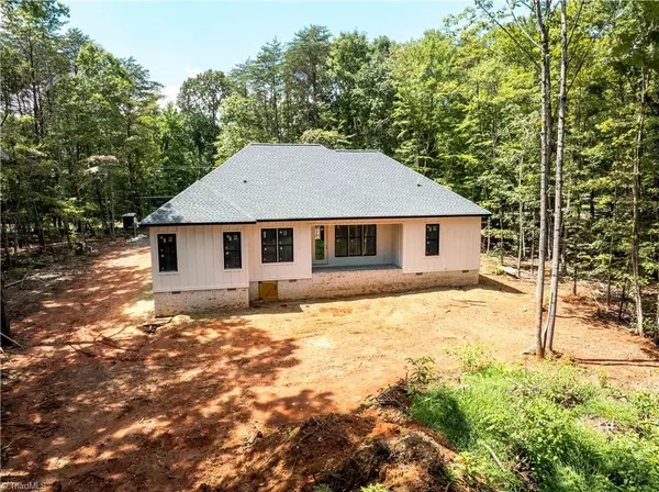 King, NC 27021,1060 Brown RD