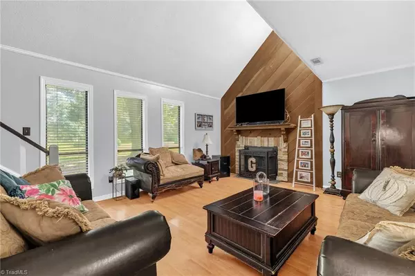 Kernersville, NC 27284,9501 County Line RD