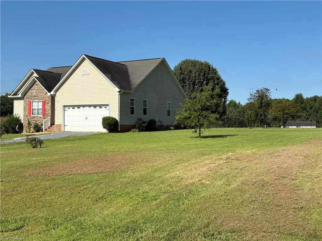 Asheboro, NC 27205,550 Honeysuckle Ridge