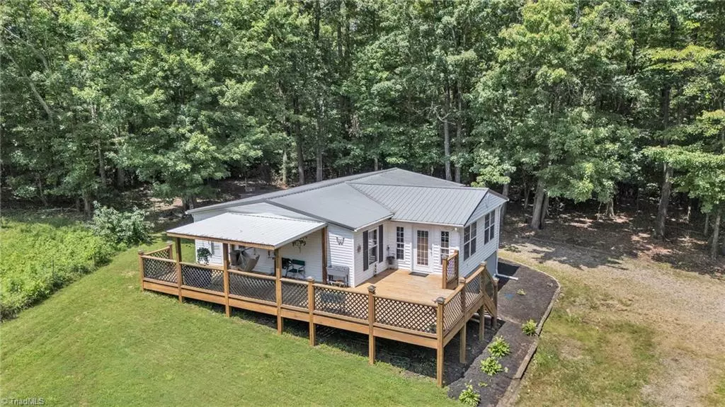 Wilkesboro, NC 28697,425 Little Brushy Mountain RD