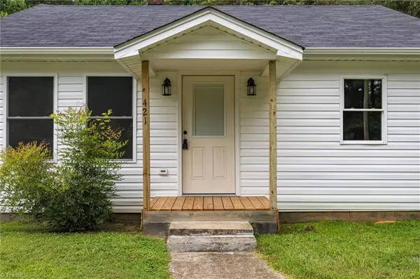 Yadkinville, NC 27055,421 Birch ST