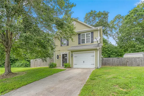1535 Farningham LN, Burlington, NC 27215