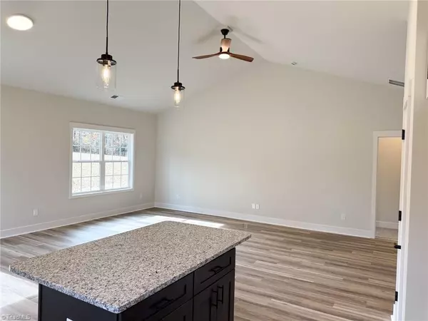 Thomasville, NC 27360,6935 Tia CT