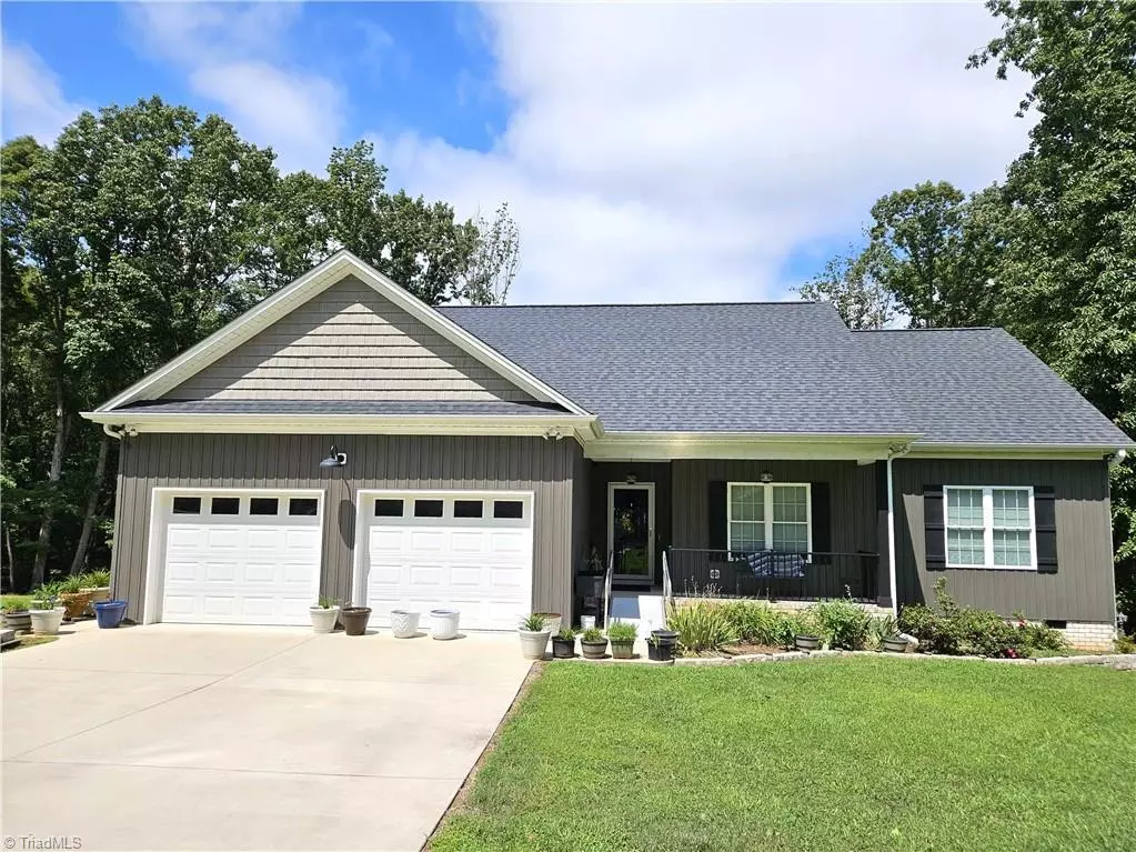 King, NC 27021,409 Winchester DR