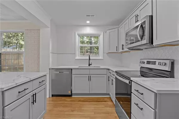 Winston-salem, NC 27104,940 N Peace Haven RD