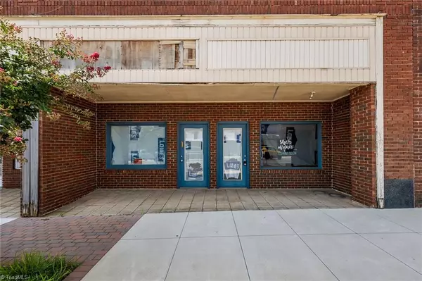 Reidsville, NC 27320,220 S Scales ST