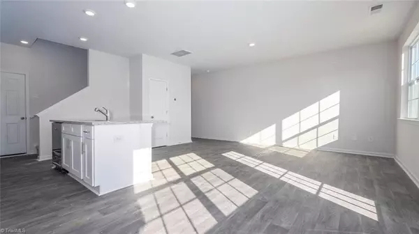 Greensboro, NC 27405,1422 Maltese LN